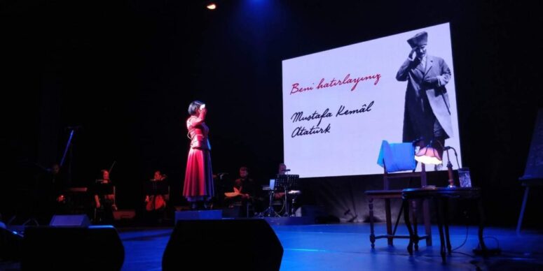 İMO BURSA ŞUBESİ VE TÜRK ANNELER DERNEĞİ BURSA ŞUBESİ, PINAR AYHAN’IN, “KEMAL” MÜZİKAL ATATÜRK BELGESELİ’Nİ SERGİLİYOR