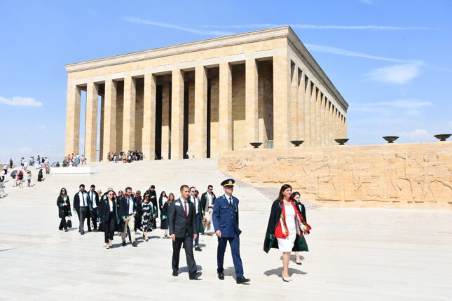 Önce Avukat Grubu, 1 Eylül Adli Yıl Açılışında Anıtkabir’de Atatürk’ün Huzurunda!