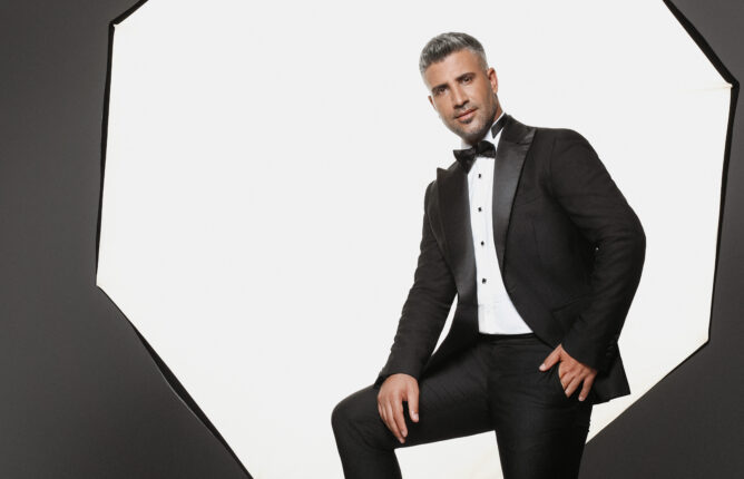 Arabesk müziğin genç yıldızı SECCAD MEHMEDİ , klasik olmuş ‘DOLDUR MEYHANECİ’yi yeniden yorumladı.