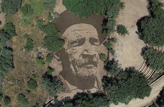 Aşık Veysel, aramızdan ayrılışının 50. yılında 25 bin avuç toprakla Bodrum’da anıldı