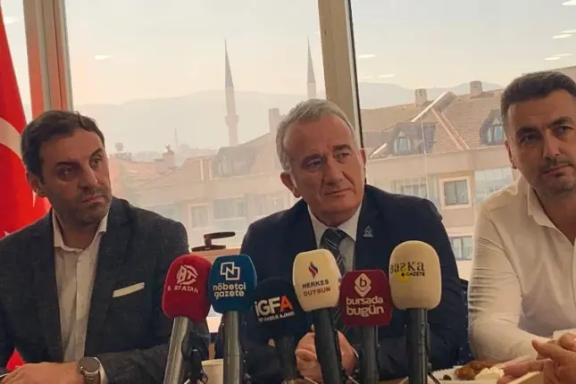 Basının da özgür olmadığı bir yerde de demokrasiden bahsedemezsiniz.