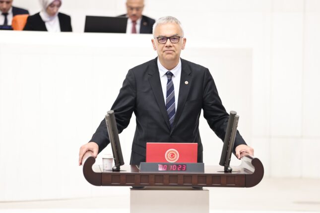 SAĞLIK HİZMETLERİNE ERİŞİMİN ÖNÜNDEKİ ENGELLER KALDIRILMALIDIR!