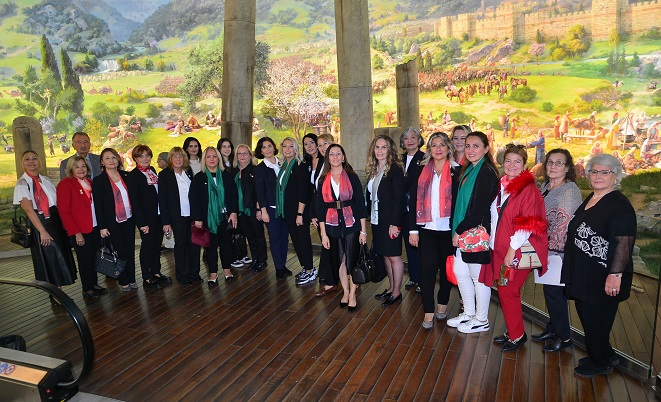 Cumhuriyet kadınlarından  100. yılda anlamlı buluşma