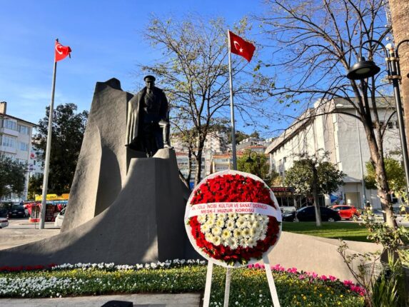 Anadolu İncisi Kültür ve Sanat Derneği “Meşk-i Huzur Korosu” Cumhuriyetin 100. Yılını kutladı.