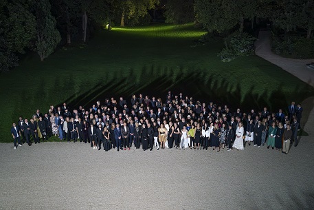 FRANSIZ SARAYINDA BİR TÜRK Ece Ege Macron’un Elysée Sarayı’nda verdiği davete katıldı