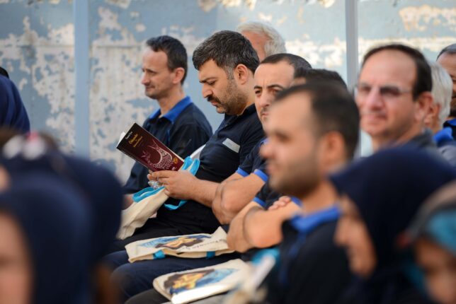 FABRİKADA İŞÇİLERE ÖYKÜ MOLASI