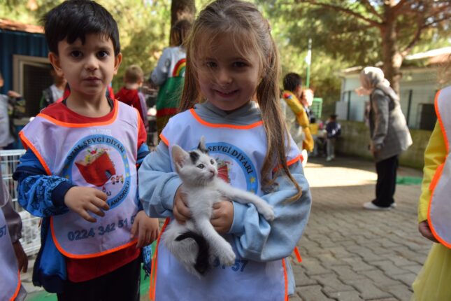 YILDIRIM’DA SOKAK HAYVANLARI EMİN ELLERDE