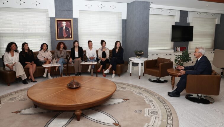 BAŞKAN ERDEM’DEN YOGA EĞİTMENLERİNE TEŞEKKÜR