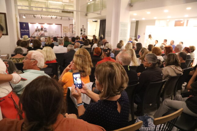 HALİKARNAS BALIKÇISI ETKİNLİKLERİ ZÜLFÜ LİVANELİ KATILIMIYLA SONA ERDİ