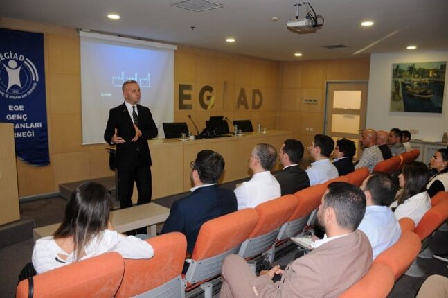 EGİAD’dan Dijital Dönüşüme Uluslararası Yaklaşım