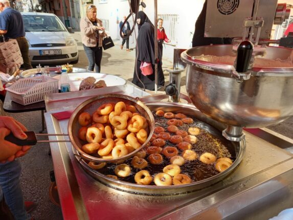 Hoca Hasan Mahallesinde Lokma İkramı…