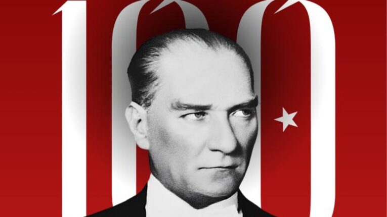 Cumhuriyetimizin 2. yüzyılı, inanıyorum ki milletimizin kararlılığı ve azmiyle aydınlık yarınlar getirecektir.