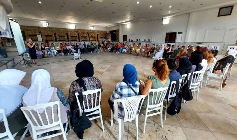 KADINLAR, SİYASET ATÖLYESİNDE BİR ARAYA GELDİ