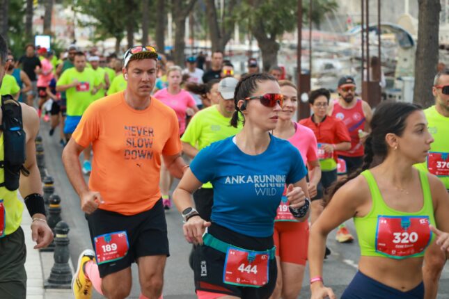 UNDER ARMOUR BODRUM YARI MARATONU TAMAMLANDI