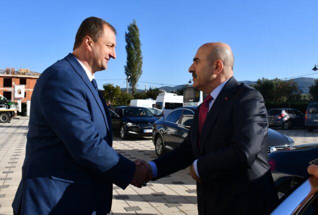 VALİ DEMİRTAŞ’TAN BAŞKAN USTA’YA ZİYARET