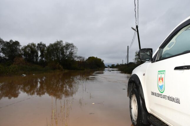 TAŞAN DEREYE BELEDİYE EKİPLERİ MÜDAHALE ETTİ
