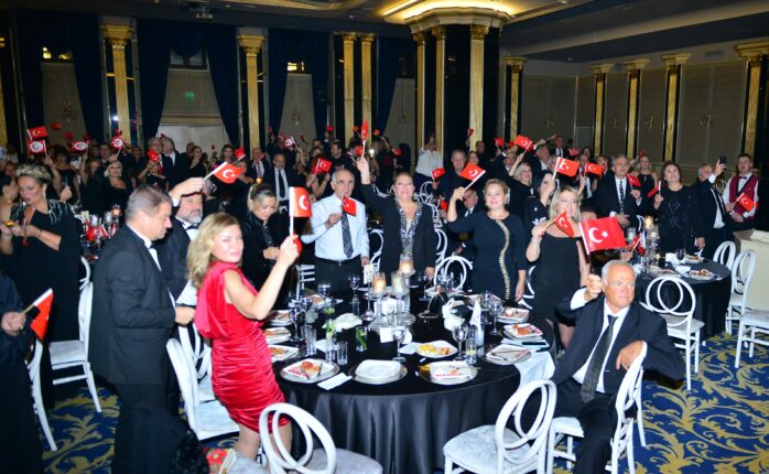 FATİH ERKOÇ İLE 100. YILA  GÖRKEMLİ KUTLAMA   VETERAN BUSADER’DEN  FATİH ERKOÇ’LA  UNUTULMAZ GECE