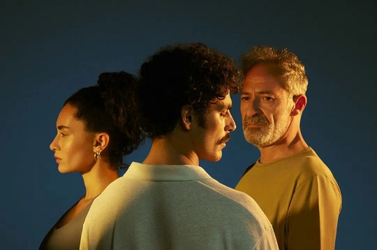 ÜNLÜ İSİMLERİN ve TİYATROSEVERLERİN KATILIMIYLA “EKSİK” OYUNUNUN GALASI MAXIMUM UNIQ BOX’TA GERÇEKLEŞTİ!