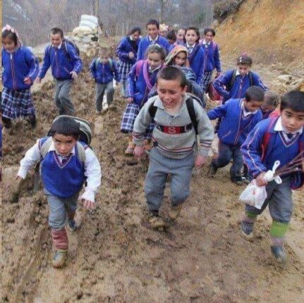 DÜNYA ÇOCUK HAKLARI GÜNÜYMÜŞ HADİ ORADAN!!!!