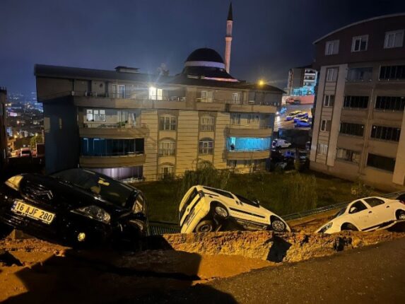 Bursa’nın tamamında Ankraj ve Forekazık projesinin yapılarak heyelan ve toprak kaymasına engel olunmalı!