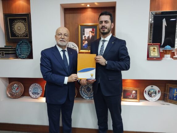 AK PARTİ’DE ALİ YILMAZ ADAY ADAYLIĞINI AÇIKLADI