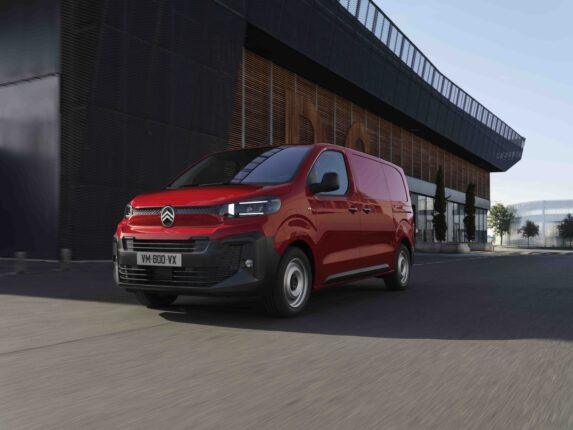 KONFORUN ÖNCÜSÜ CITROËN, HAFİF TİCARİ ÜRÜN GAMINI EN GÜNCEL TEKNOLOJİLERLE YENİLEDİ!