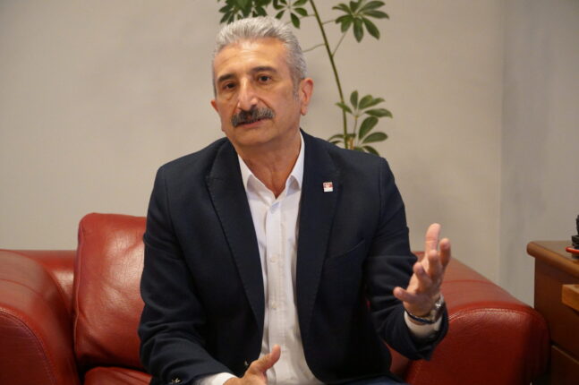 YEŞİLTAŞ’TAN 24 KASIM MESAJI: ÖĞRETMENLERİMİZ GELECEKLERİNDEN UMUTSUZ