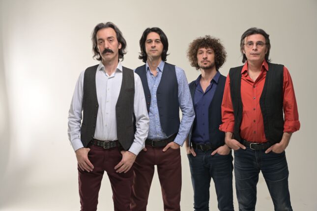 FLÖRT’TEN SIRA DIŞI BİR ROCK BALAD  ‘ÇOK ZOR’