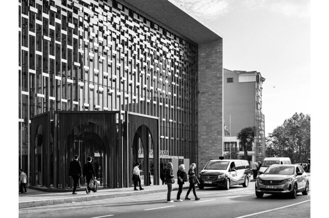 Melek Zeynep Bulut’un Ödüllü Eseri “Açık Yapıt” Yoğun İlgi Üzerine 10 Aralık’a Dek AKM’de