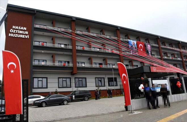 Huzureviydi Dert Evi Oldu! Yaşlılara Çirkin Muamele!