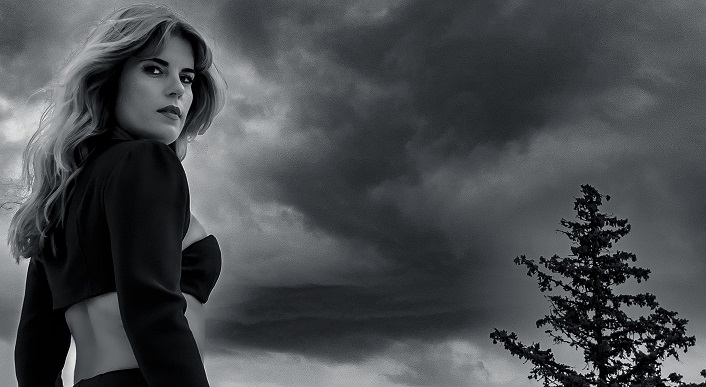 ‘İYİ DEĞİLİM’  ELİF TURAN     ELİF TURAN ESKİSİNDEN DAHA CESUR VE KARARLI