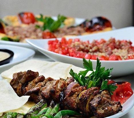 YILBAŞI YEMEKLERİ BAŞLADI!  ÜNLÜ İSİMLER ARALIK AYININ GELMESİYLE ERKEN YILBAŞI YEMEKLERİNE BAŞLADI!