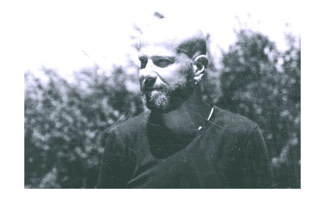 Neo Naturalness üçlemesi “Early Riser” ile tamamlandı