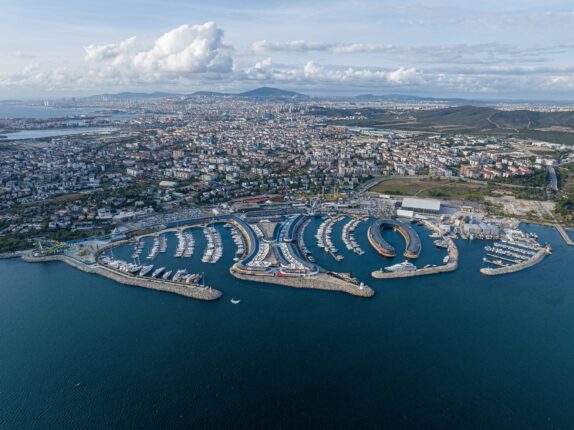 Tuzla’da Farka İmza Atacağız!