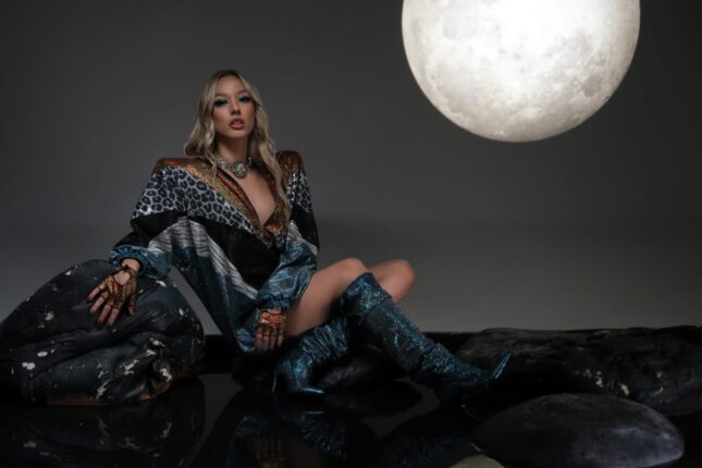 CANSU ESİN GÖÇEBE ŞARKISIYLA VE GÜZELLİĞİYLE MERAK UYANDIRDI