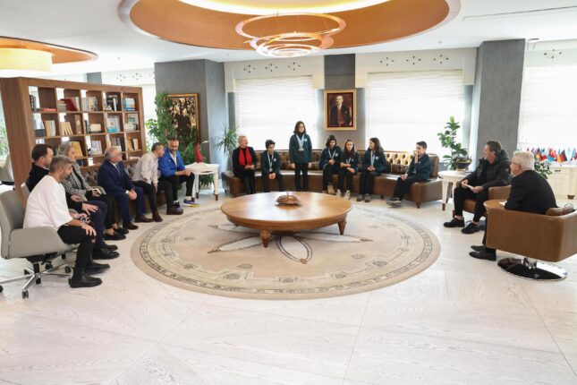 NİLÜFER’İN GENÇ YÜZÜCÜLERİ BAŞARILARIYLA GURURLANDIRDI