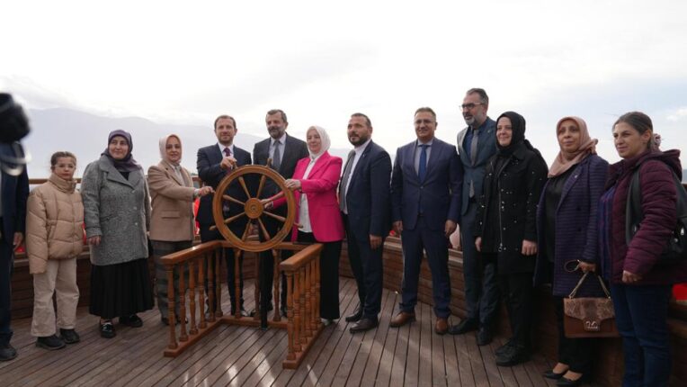 BURSA’NIN HİBE ÖDÜLLÜ ÖZEL MERKEZİ GÜRSU’DA AÇILDI