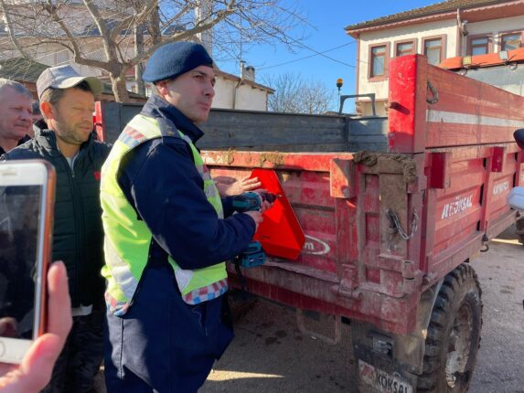Jandarmadan Reflektör Tak Görünür Ol Projesi