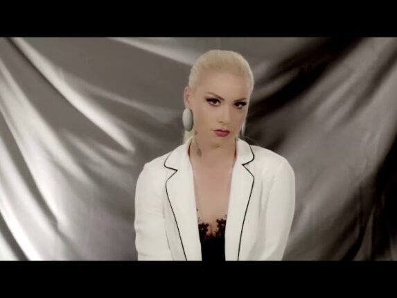 FULYA ÜNAL MÜZİK DÜNYASINA KRALİÇE OLMAK İÇİN DÖNDÜM