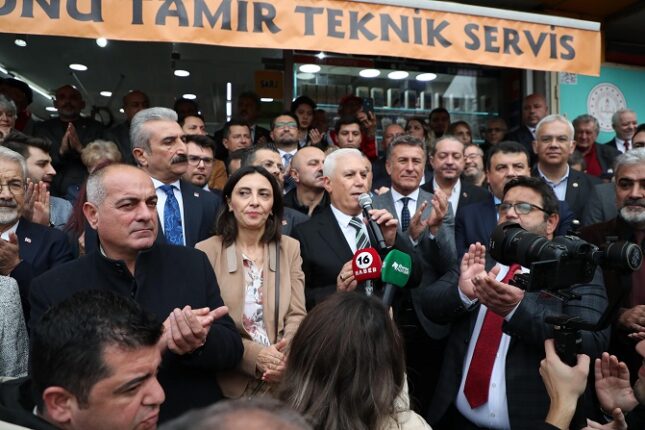 BOZBEY HEYECANI: COŞKU SOKAĞA TAŞTI