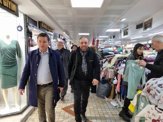 ERKAN AYDIN’DAN VAKIFLAR’A KİRA TEPKİSİ