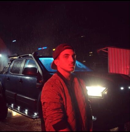 MoneypPill8 Tarzını Türkçe Rap ile birleştirerek kişisel bir müzik çizgisi oluşturdu!