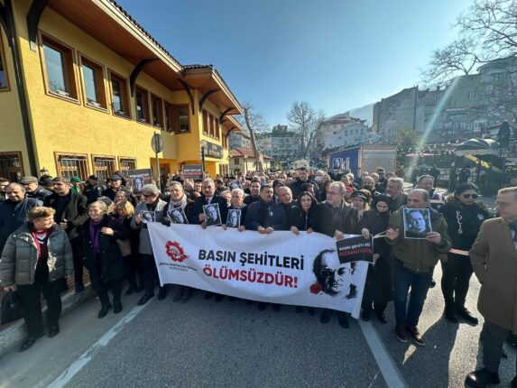 Mumcu 31’inci ölüm yıl dönümünde Bursa’da anıldı