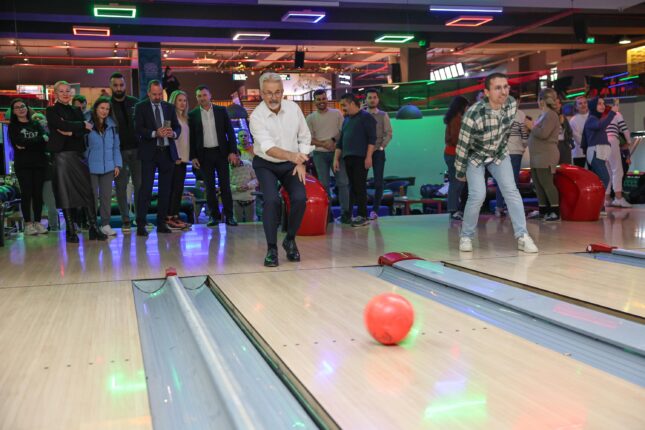 BOWLING TURNUVASINDA ŞAMPİYON GENÇLİK VE SPOR HİZMETLERİ