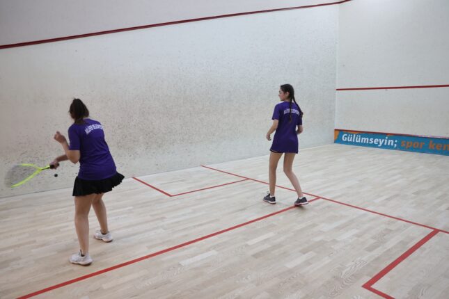 NİLÜFER’DE SQUASH ŞAMPİYONASI HEYECANI