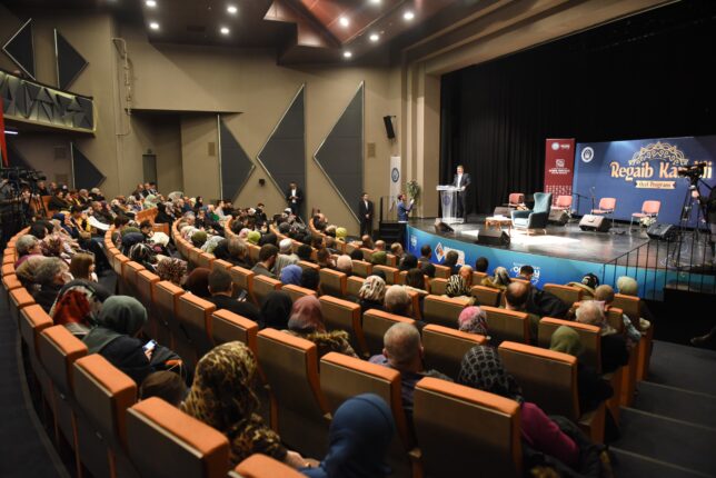 YILDIRIM’DA ÇOK ÖZEL REGAİB KANDİLİ GECESİ