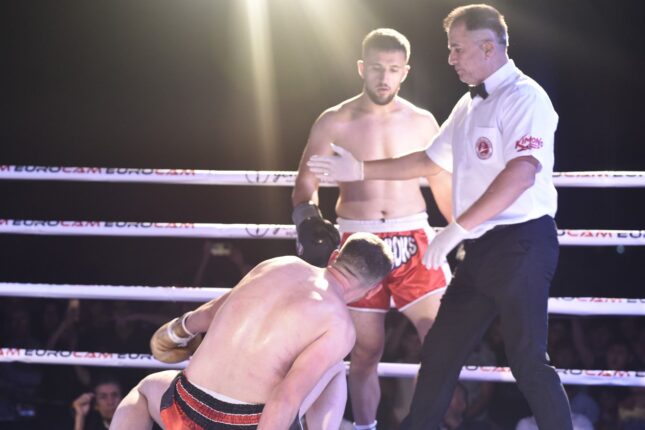 “Türk olmayı her omuz, her baş, her yürek kaldıramaz”