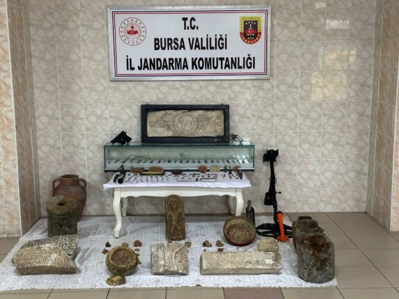 JANDARMA TARİHİ ESER KAÇAKÇILARINA GÖZ AÇTIRMIYOR