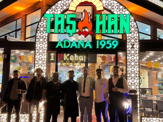 Taşhan Adana 1959 restoranı Adana Geleneğini bozmadı!