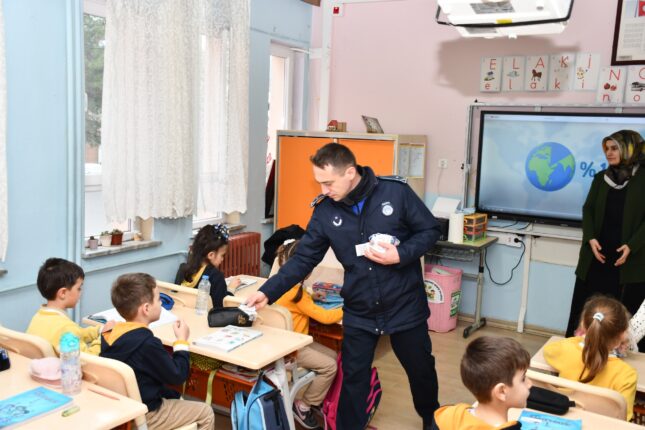 İZNİK’TE “TÜRKİYE YÜZYILI’NA BİR DAMLA DA SEN OL” KAMPANYASI